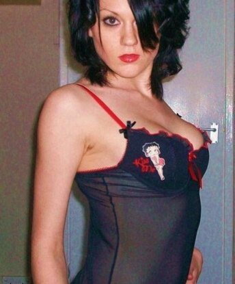 Экспрессивная и раскрепощенная красотка с аппетитной фигурой ждет тебя в гости. Готова подарить море удовольствия и наслаждения. Звони, не стесняйся! 13267, 24 года